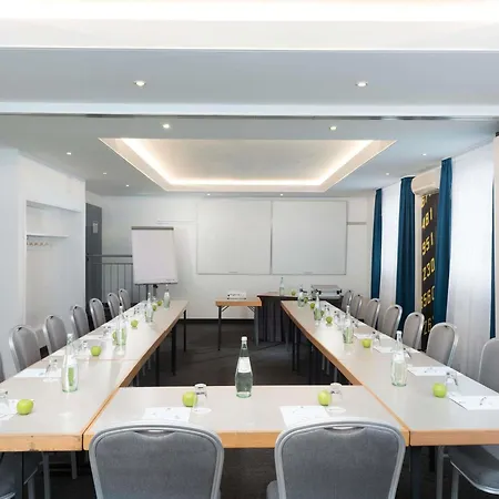 Ibis Styles Cologne Airport-2