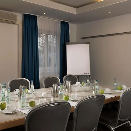 Ibis Styles Cologne Airport-2